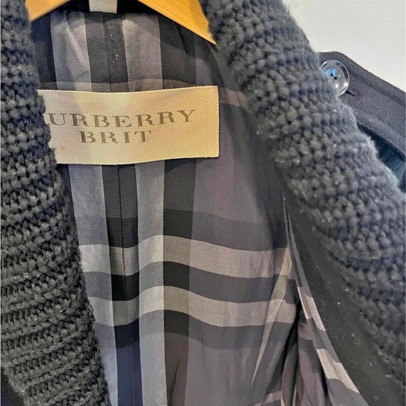 Burberry toggle wool coat. - Picture 3 of 8
